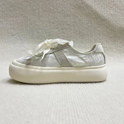 Women white classic and comfort sneaker with silk lace daily use