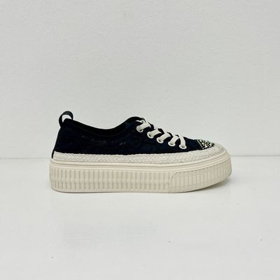 Women casual sneakers with low top and pearls on simple life