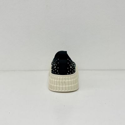 Women Black Breathable Espadrilles Sneakers With Pearls On And Low Top