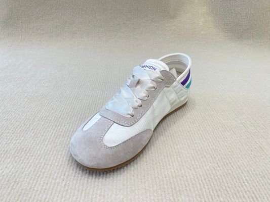 Women flat satin sneakers with color bars and breathable with lace shoelace