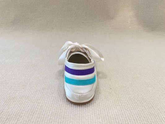 Women flat satin sneakers with color bars and breathable with lace shoelace