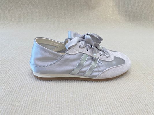 Flat Womens Satin Sneakers OEM Lace Up Running Shoes And Color Bars
