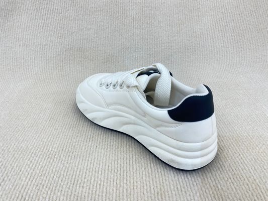 Fashion Microfiber White Platform Sneakers Women With Flat Heel And Creature Pattern