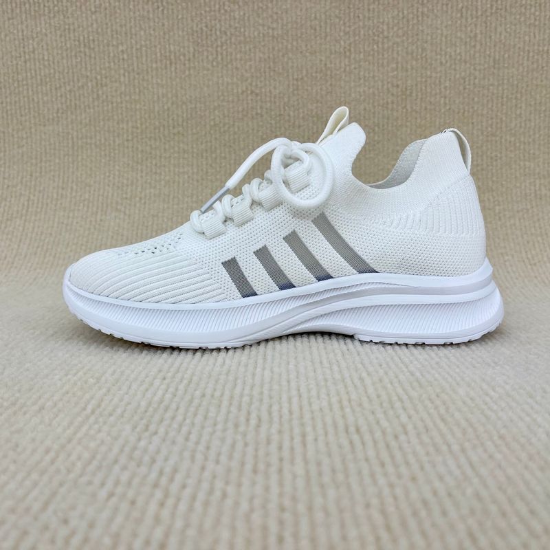 Lightweight White Sneakers Women Antislip Soft Leather White Trainers