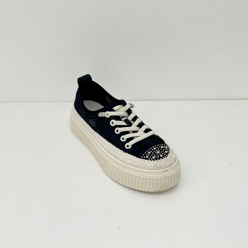 Women casual sneakers with low top and pearls on simple life