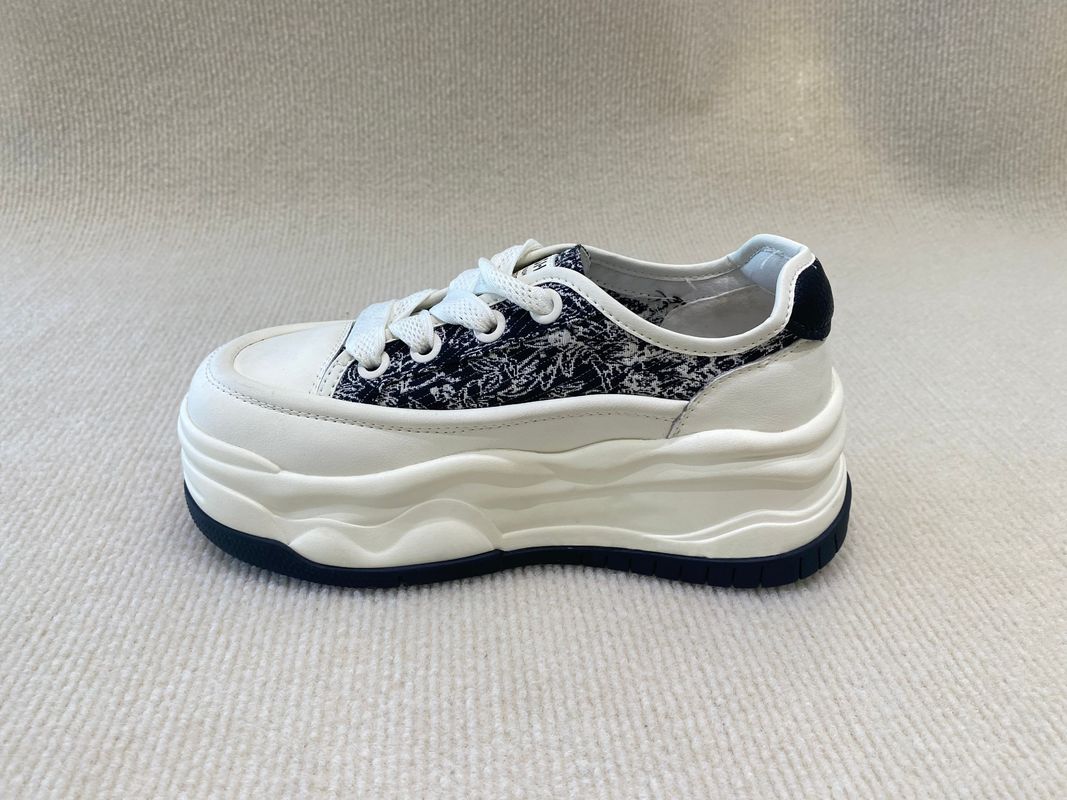 Chinese style embroidery low-top women casual sport lightweight comfortable round head