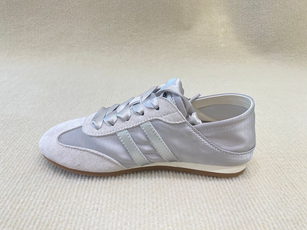 Flat Womens Satin Sneakers OEM Lace Up Running Shoes And Color Bars