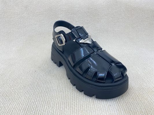 Qualität TPR Silberplatten Sandalen für Frauen mit dicken Sohlen und Kopfbedeckung usine