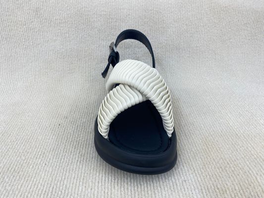 Weiße Frauen Flip Flops mit flachen Absätzen